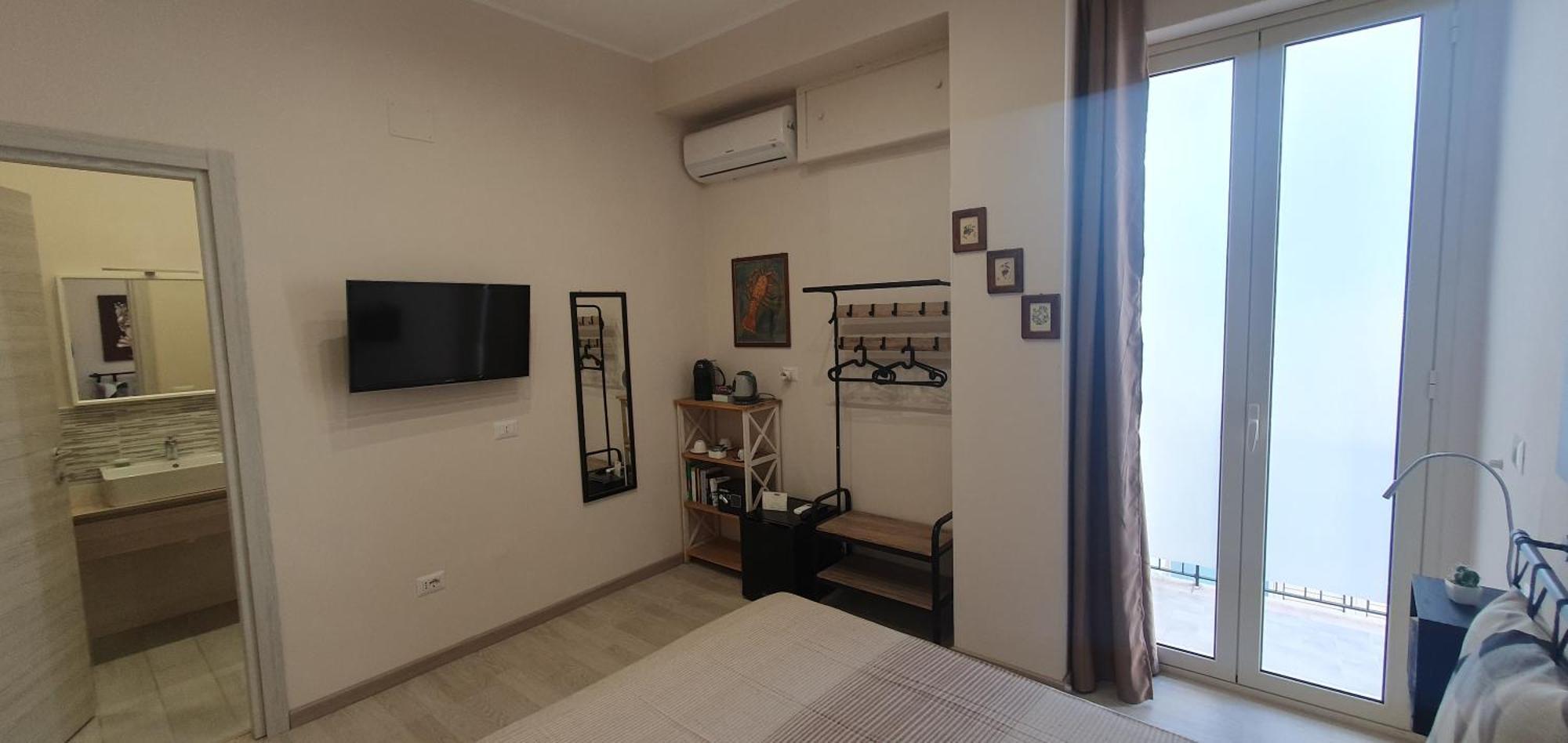 Tony & Doris Home จีอาร์ดีนี นักซอส ภายนอก รูปภาพ